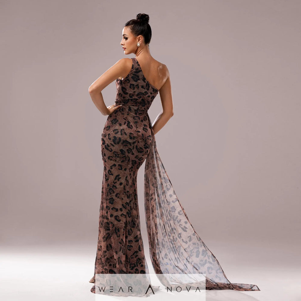 One-shoulder Diagonal Collar Leopard Sequined Evening Dress  Dress Elegant 