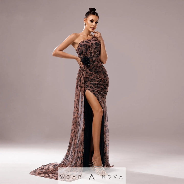 One-shoulder Diagonal Collar Leopard Sequined Evening Dress  Dress Elegant 